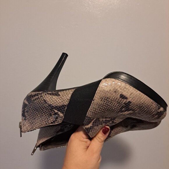 Coach And Four Shoes Tadd 8.5M Faux Snake Zipper Platforms 3.5" Heel Bootie - Picture 6 of 13